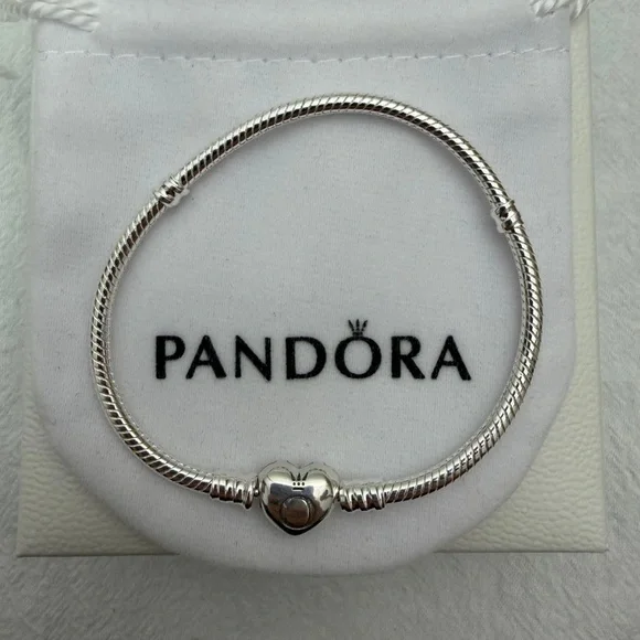 Pandora Moments Heart Clasp Bangle 7.5 in - Picture 4 of 7